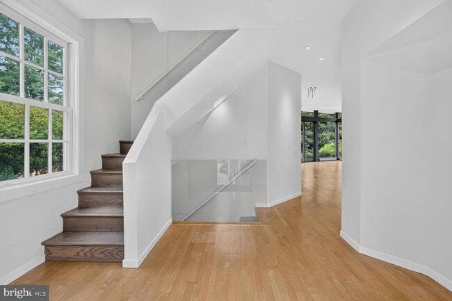 Photo - 3113 45th St NW