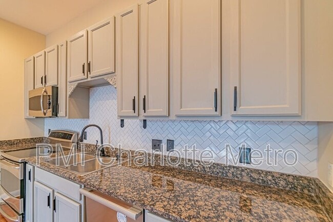 Photo - 448 New Bern Station Ct