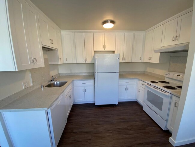 Building Photo - 11936 Darlington Ave Rental