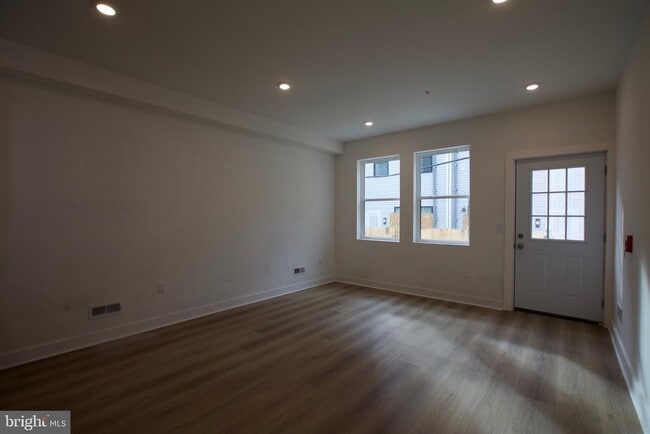 Photo - 1224 W Silver St