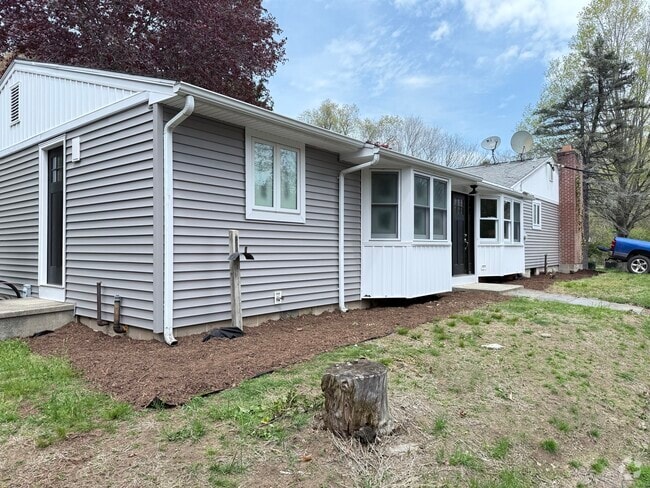 Building Photo - 11 Pond Circle Rd Rental