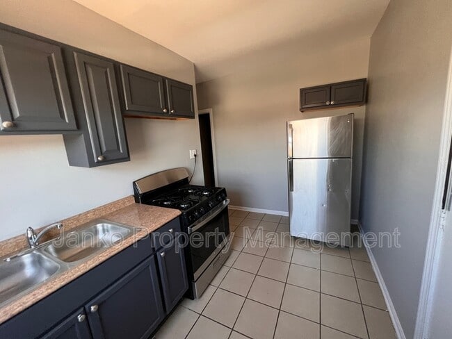 Photo - 3725 W Grand Ave Unit 3s