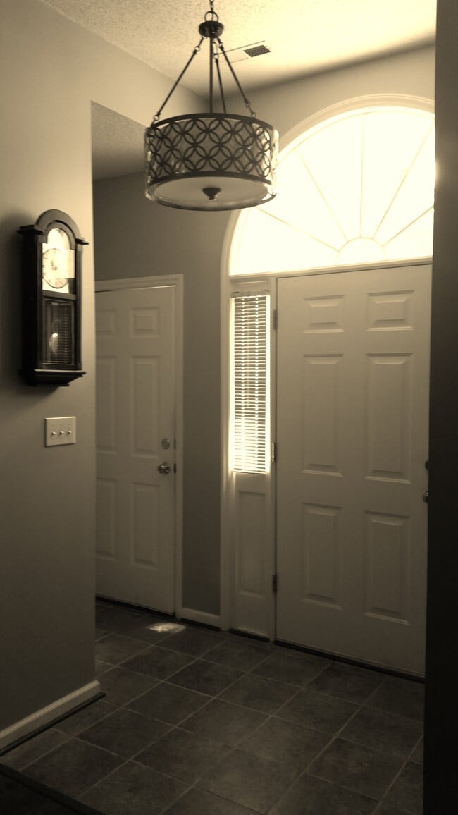 Foyer - 5912 Carriage Oaks Dr