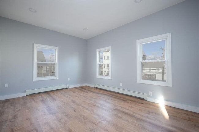 Photo - 74 Hawes St Unit 2