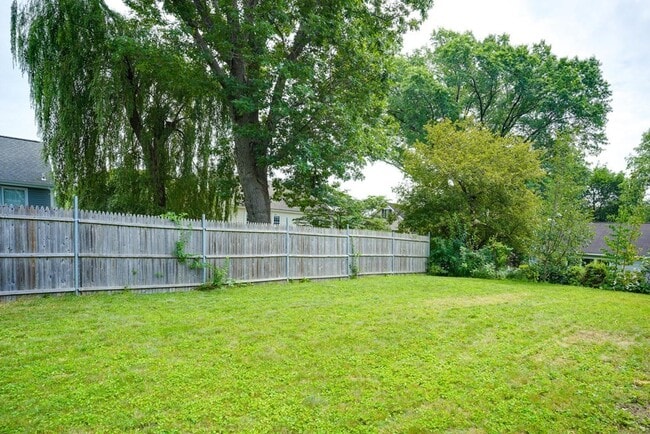 Photo - 72 Richardson Rd