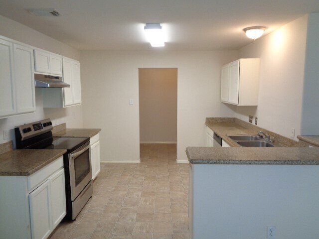 Building Photo - 16746 Fallen Timbers Dr