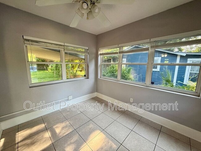 Photo - 737 Carlson Dr