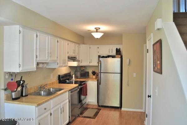 Photo - 313 Charles St