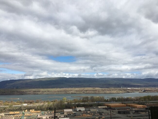 Photo - 3 Bedroom 1 Bath Home | The Dalles, OR