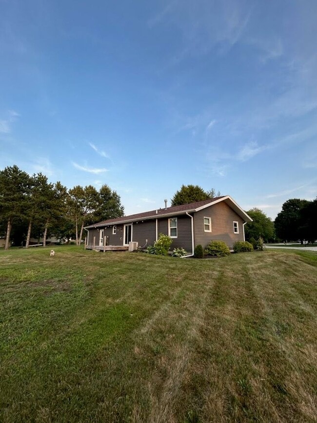 Building Photo - Spacious 3-Bedroom, 2-Bath Home in Middleb...