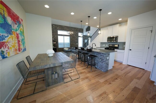 Photo - 1008 Totis Rd