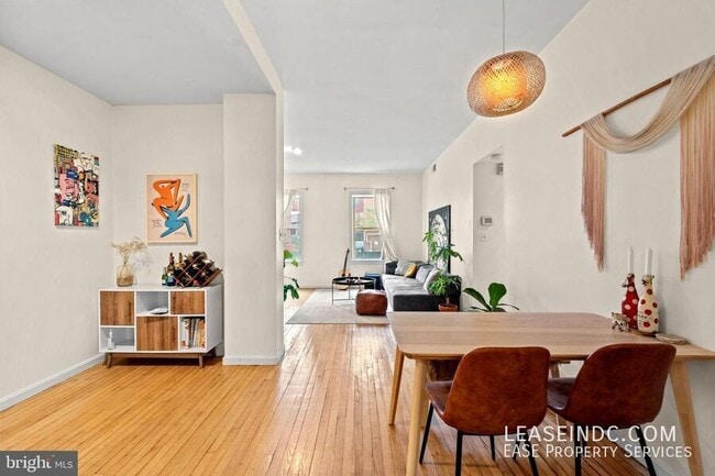 Photo - 1930 New Hampshire Ave NW Unidad #12