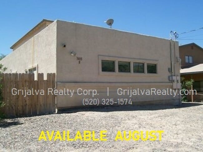 Building Photo - 1415 E Elm St Unit 02