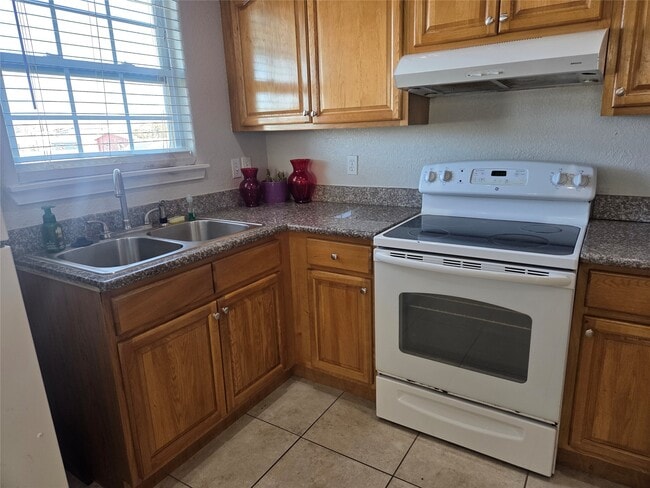 Photo - 5617 Avenue R 1/2