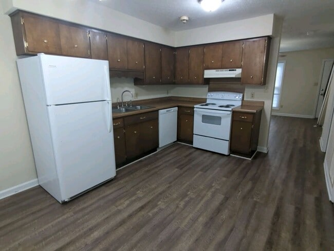 Photo - 1032 Brookview Dr Unit 13 D