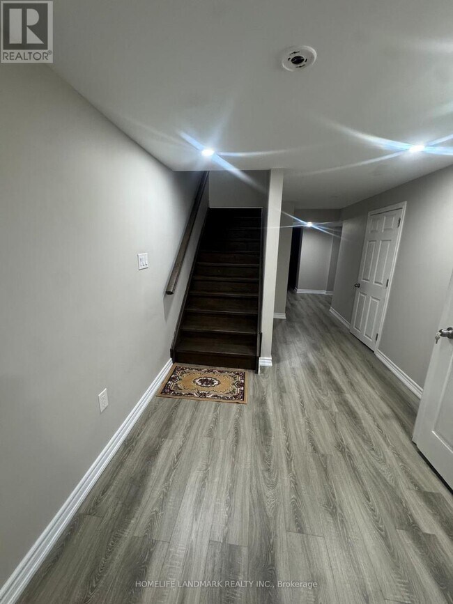 Photo - 115 Canlish Rd