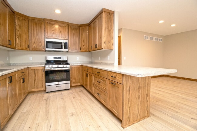 Building Photo - 610 Martin Ave Unit #2A