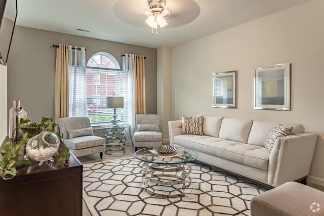 2BR,2BA,-1200SF
