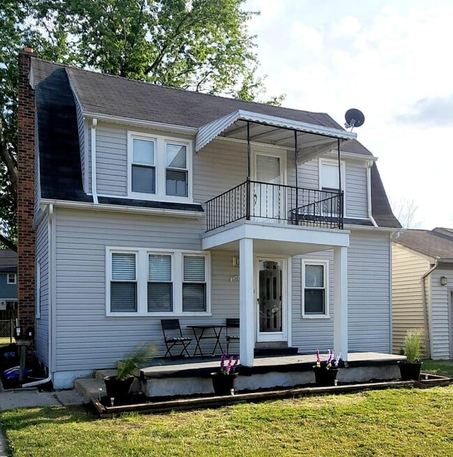 Building Photo - 22626 Stephens St Rental