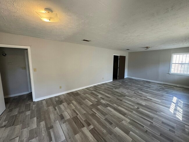 Photo - 3963 Meadowlane Dr
