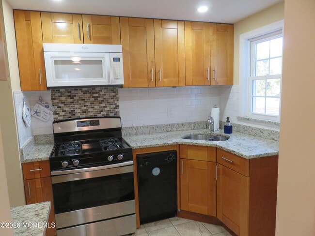 Building Photo - 403 2nd Ave