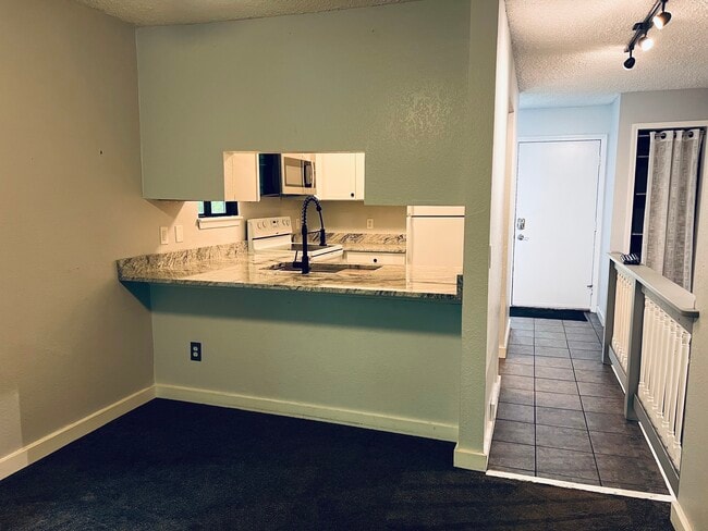 Photo - 2828 S 9th St