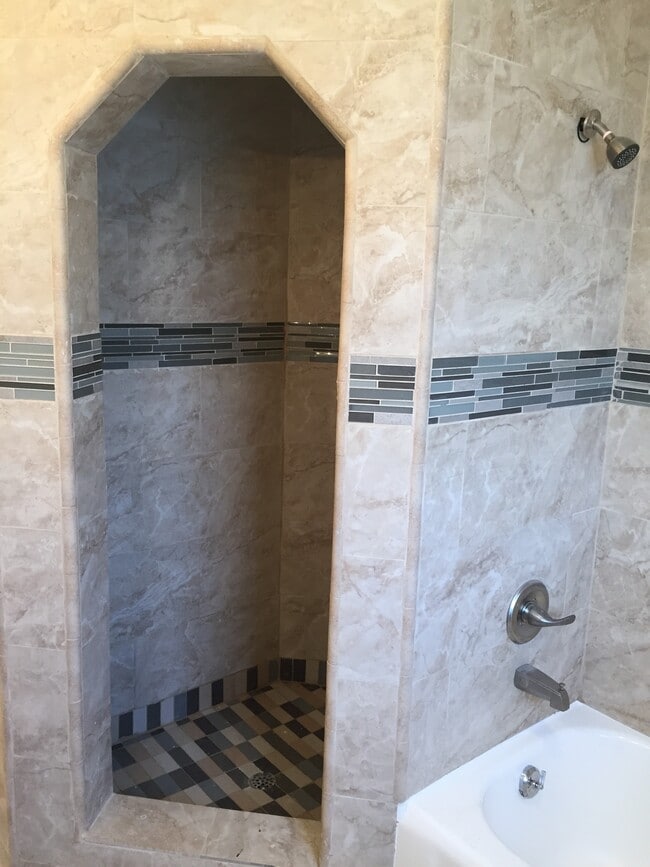 Photo - 626-628 Midvale Ave