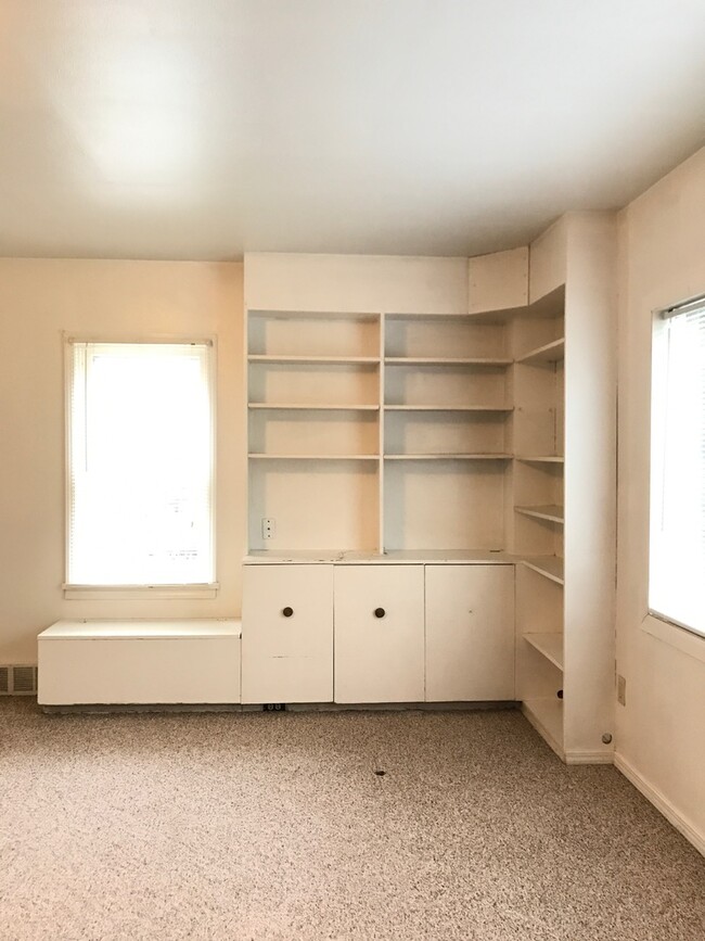 3 Bedroom, 1 Bath Apartment for Rent - Clo... - 3 Bedroom, 1 Bath Apartment for Rent - Clo...