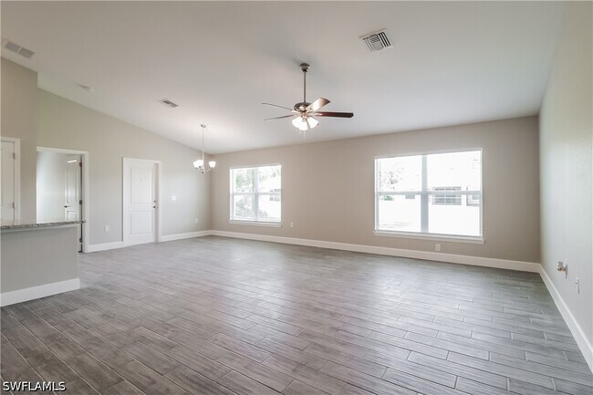 Photo - 2902 7th St W