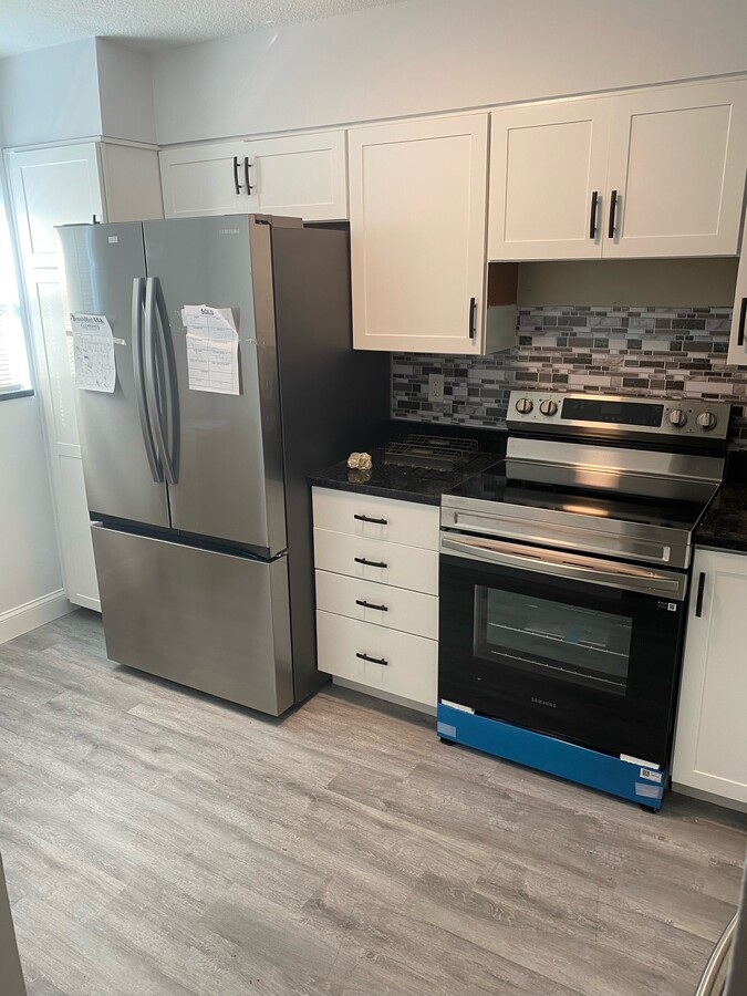 Brand new appliances in fully renovated unit - 3350 Jaywood Ter Unidad Windwood Boca Rental