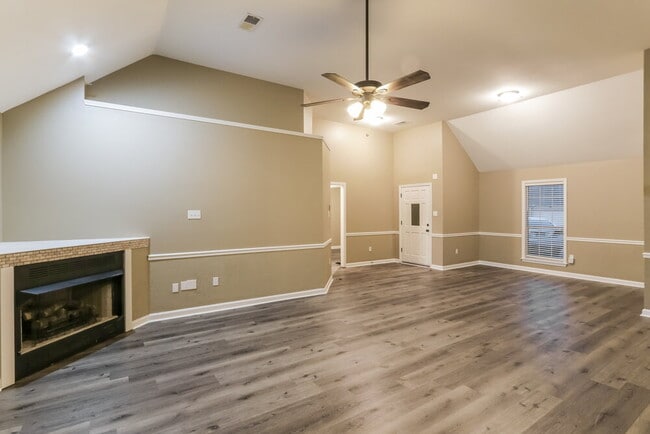 Photo - 5825 Blocker St