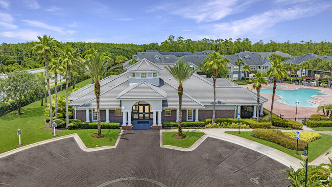 Building Photo - Heritage Estates – Center Square Rental