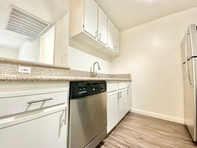 1725 Grismer Avenue Burbank, CA 91504 - 1725 Grismer Avenue Burbank, CA 91504 Apartment Unit 305