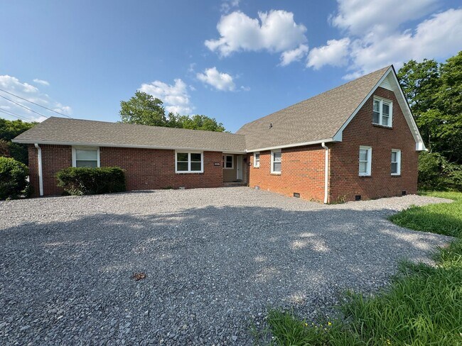 Photo - 6879 Lebanon Rd Apartment