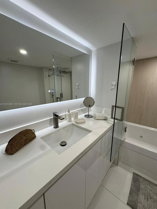 Photo - 5401 Collins Ave Unit 920
