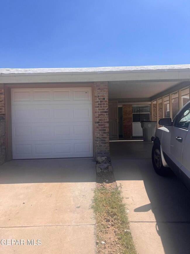 Building Photo - 6057 Morning Glory Cir