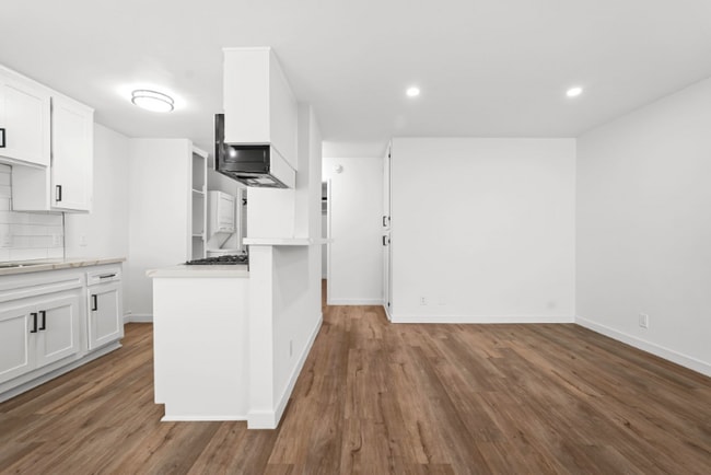 5549 Fulcher Ave Unit 2