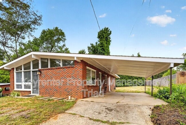 Building Photo - 4202 Halifax Rd