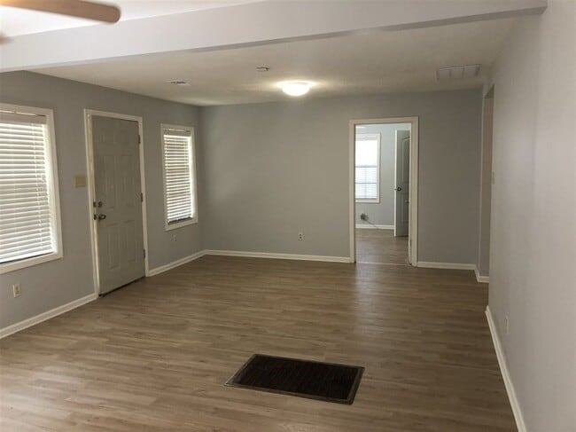 Living Room - 3522 Stuart Rd Unit F