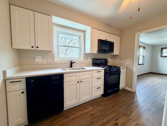 Photo - 400 Patterson Rd