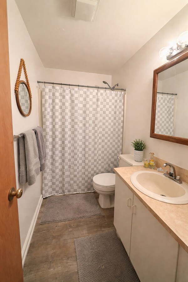 Photo - 31 Railroad St Unidad Apartment 5