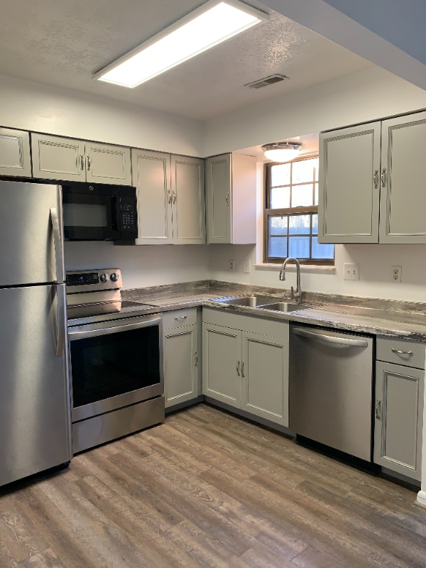 Building Photo - 726 Ohio Pike Rental