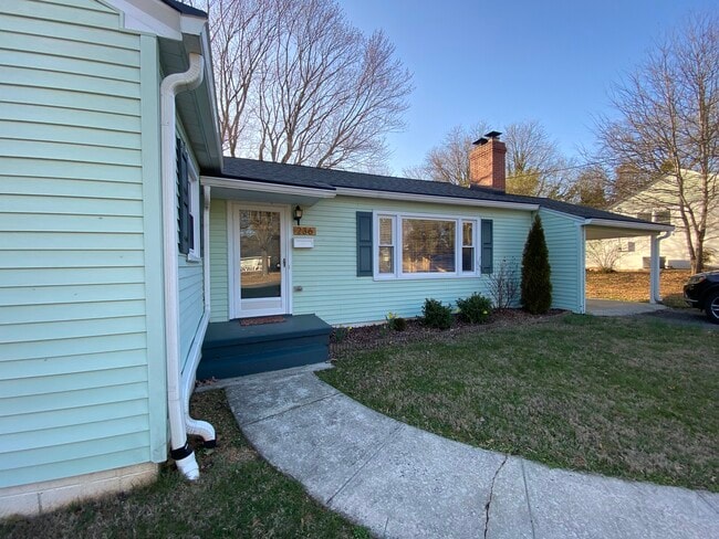 Front of house - 236 Burkewood Dr Rental