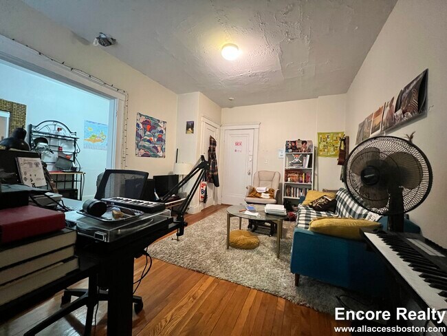 Photo - 200 Kelton St Unit 25W-15