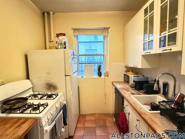 Photo - 86 Glenville Ave Unit 7