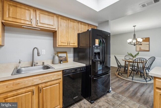 Photo - 1765 Carry Pl