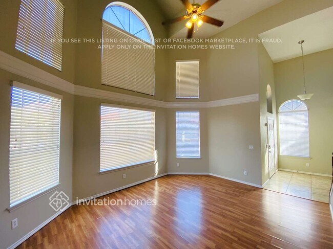 Photo - 302 S Quail Ln
