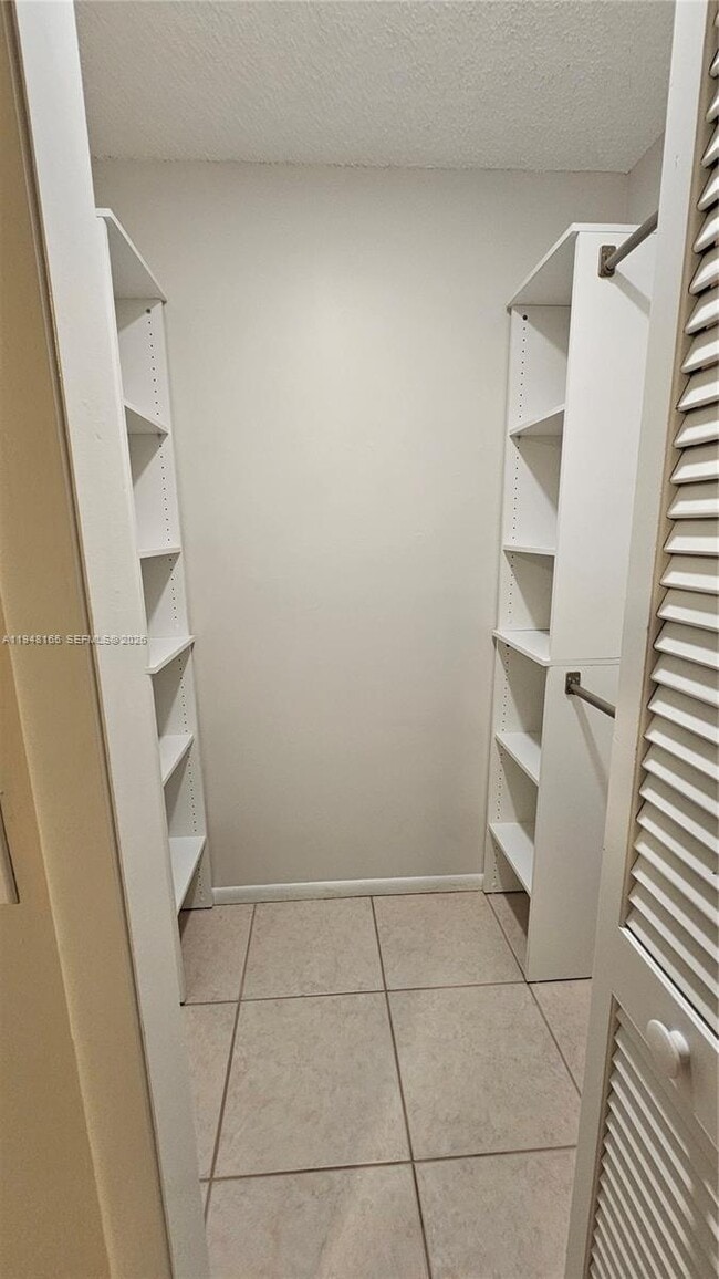 Photo - 2513 Hayes St Unidad 2513