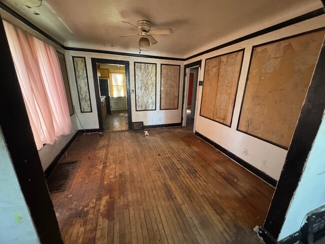 Photo - 15447 Griggs St