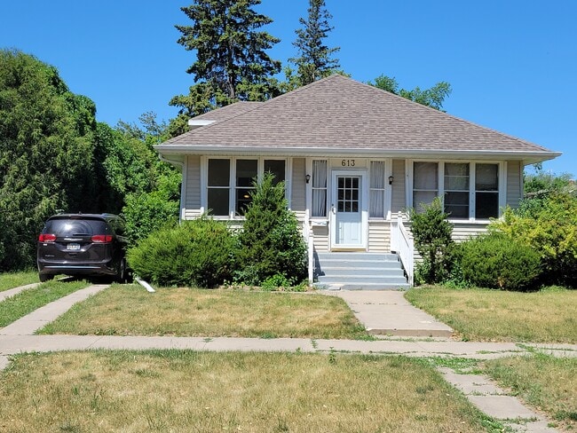 Photo - 613 7th Ave